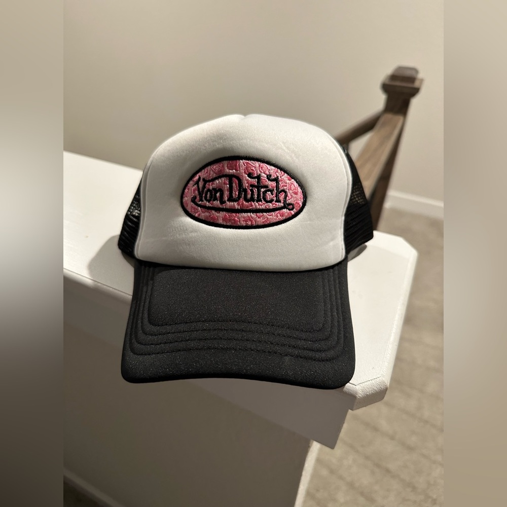 Von Dutch trucker hat